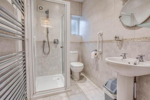 Zuhanyzó, Foxgloves -Cosy Retreat in the Heart of Hunstanton, Crabpot Cottages in Hunstanton