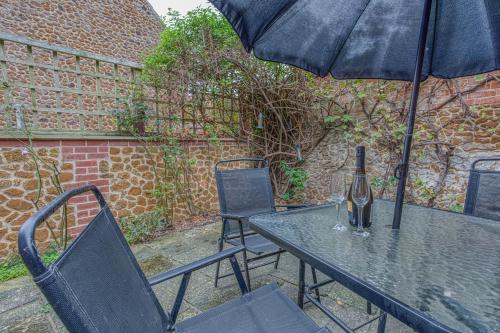 Kert, Foxgloves -Cosy Retreat in the Heart of Hunstanton, Crabpot Cottages in Hunstanton