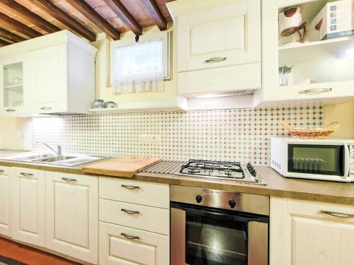 Holiday Home Cortona Sunshine by Interhome in Campaccio