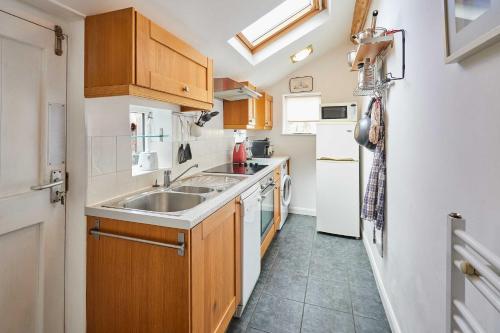 köök, Host & Stay - Sunbeam Cottage in Lythe