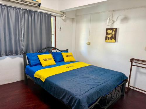 room detail thumbnail 1