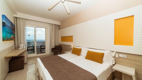 Photo - Globales Almirante Farragut