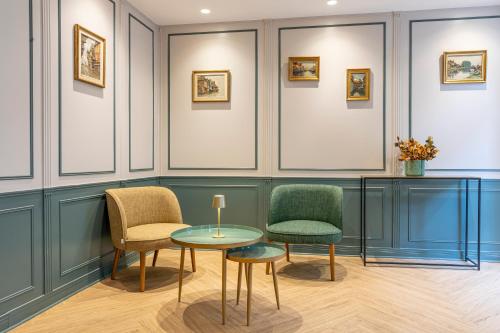 Hôtel Montcalm - Hôtel - Paris