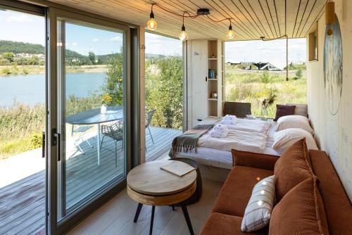 Glamping Jezeroooo in Praha-Lipence