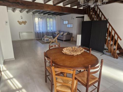 Grande Maison à la Campagne (Grande Maison a la Campagne) in La Saulsotte