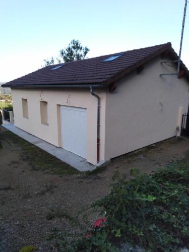 Maison spacieuse de 3 chambres, à proximité de la Centrale du Bugey (Maison spacieuse de 3 chambres, a proximite de la Centrale du Bugey) in Villebois