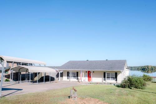 Lozano Lake House in 迦太基