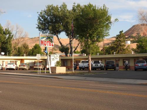 Rainbow Motel