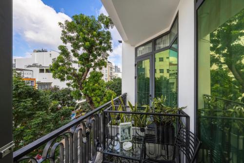 room detail thumbnail 1