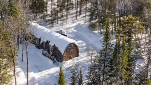 Le POD du Mont ADSTOCK spa ski motoneige VTT plein air arcade in Thetford Mines (QC)