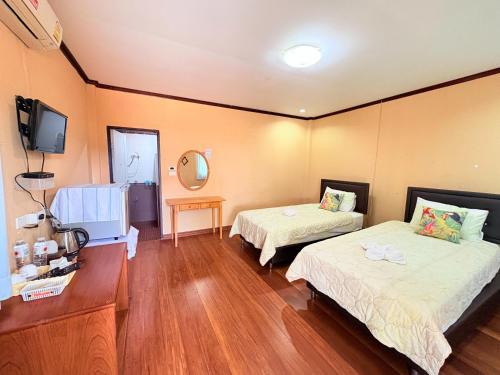 카오야이 ไร่เทียนอุดม โฮมสเตย์ เขาใหญ่ 호텔 스위트룸