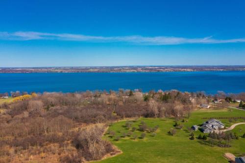 Rustic Cabin- Wineries and Breweries-Finger Lakes - image 8