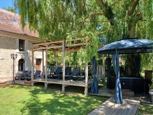 設施, Le PRESSOIR in 梅濟東卡農