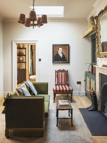 Luxury Central Bath Apartment with Private Sauna, Bath