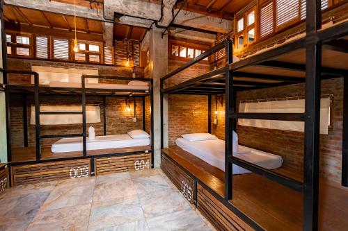 1 bunk bed
