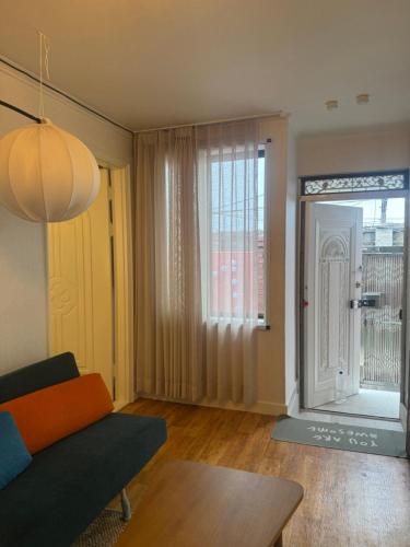 Seoul Central Terrace House near Yongsan & Icheon Stations, Сеул