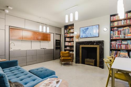 Exquisitely Designed 2BD Flat in South Kensington - image 14