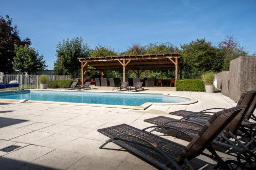 TULIP INN BEAUNE in โบน