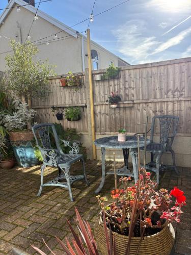 Kert, Tŷ Twt (Ty Twt) in Pontardawe