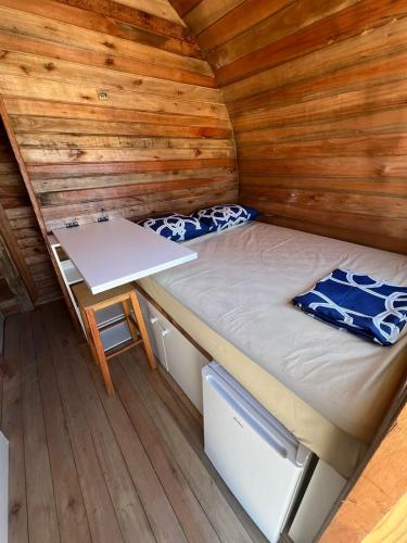 1 double bed