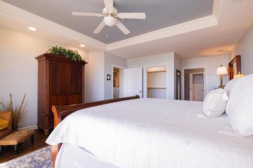 Beach Haven 213D - Oceanfront! - image 14