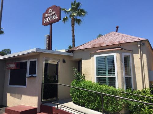 El Royale Hotel - Near Universal Studios Hollywood in Los Angeles, USA