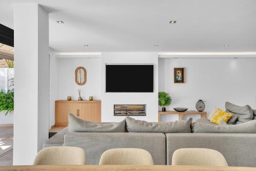 Casa Adriana - Marbellamar Modern Townhouse by Finest Rentals