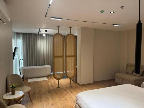 Palacio Pyramids Hotel - image 5