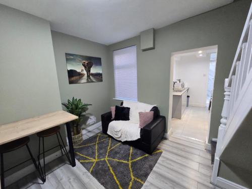 Room 2 Shared house 5 min from Sefton Park near Sugar Cupcakes