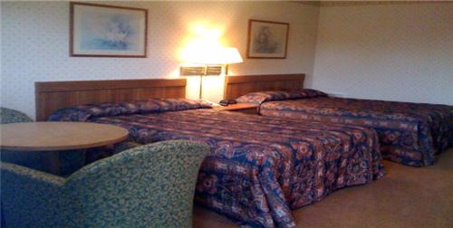 Стандартный двухместный номер с 2 двуспальными кроватями Relax Inn Lewisburg
