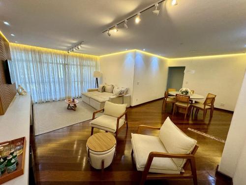 Apartment in the city center with a balcony and parking space