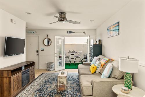 Bay Beach Bungalow in San Diego, USA