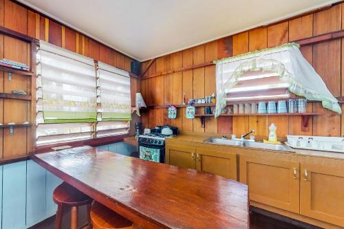 Tarpon at Carol's Cabanas -Gold Standard Certified in พลาเซนเซีย