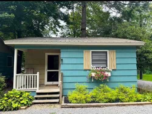 Cozy Creek Cottages in Maggie Valley, USA