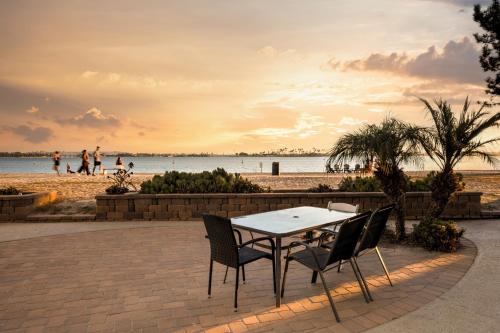 Beach Front Bungalow At Pacific Beach - Mission Beach - San Diego