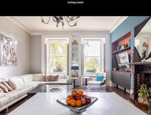 A unique elegant large garden flat overlooking Clapham Common