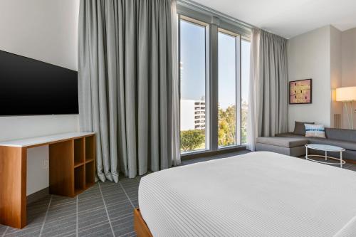 Cambria Hotel Los Angeles LAX Airport - image 11