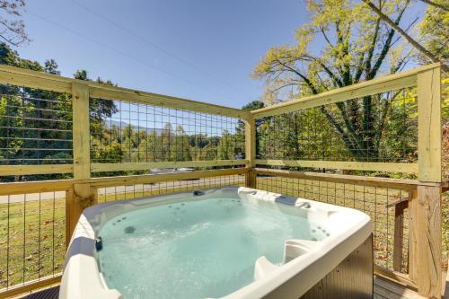 Hot Tub and Game Room Gatlinburg Family Cabin!