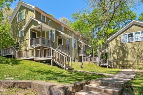 Greenhouse on Gregg-Half mi to Campus & DT in Fayetteville (AR)