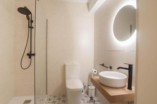 3 Bed Apt Sleep 6 - Pets Balcony Parking Wifi in Ayamonte városközpont
