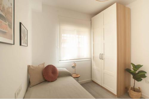 3 Bed Apt Sleep 6 - Pets Balcony Parking Wifi in Ayamonte városközpont