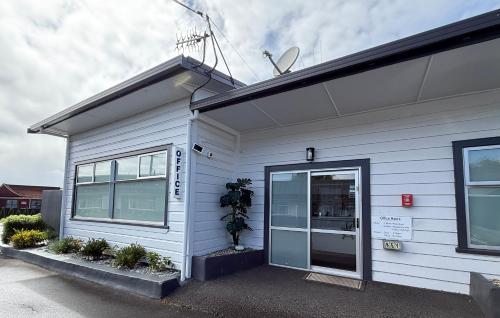 เซ็นทรัล คอร์ท โมเต็ล (Central Court Motel) in แวนกาเร่