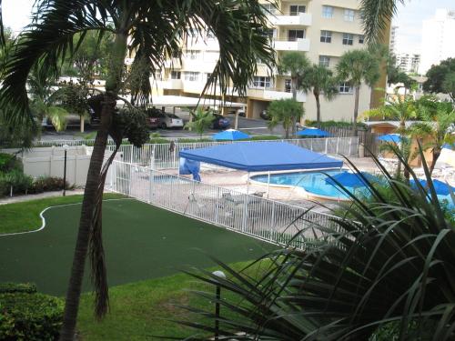Úszómedence, Canada House Pompano Beach in Pompano Beach