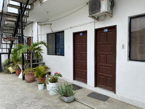 Hostal La Cabaña Típica (Hostal La Cabana Tipica) in Playas Villamil