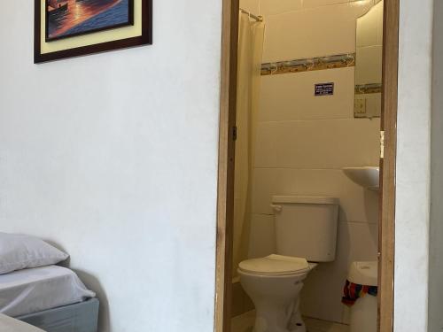 Hostal La Cabaña Típica (Hostal La Cabana Tipica) in Playas Villamil