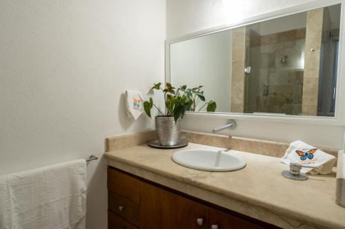 Bathroom, Villa 2 Mariposa Monarca in Brisas del Marques