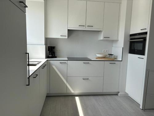 Stylish 3-bedroom apartment with sea view.
