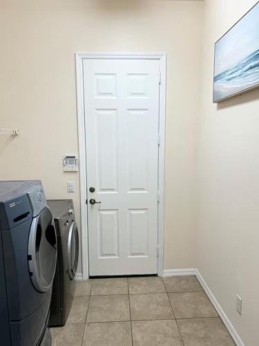 Quiet Naples retreat suite with pool - 1 or 2 bedrooms in Orangetree (FL)