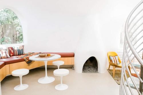 Unique Sculptured House with Private Beach Access in Rio Del Mar (CA)