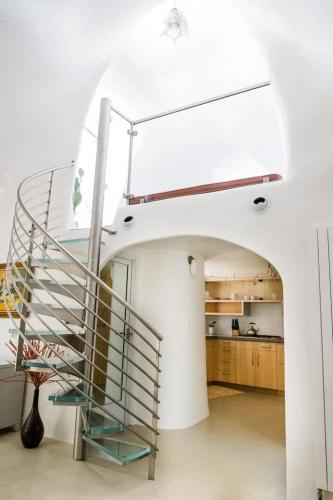 Unique Sculptured House with Private Beach Access in Rio Del Mar (CA)